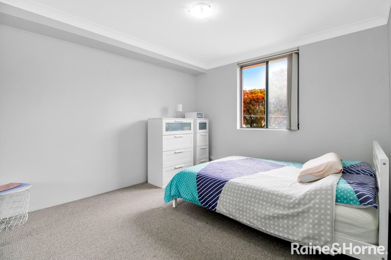 Photo - 2/1-3 Putland Street, St Marys NSW 2760 - Image 5