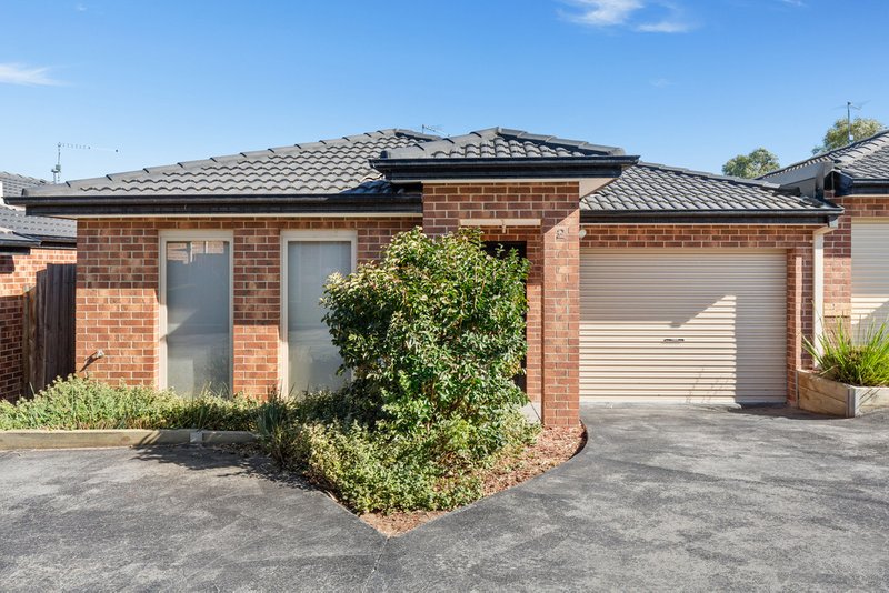 Photo - 2/1-5 Meaby Drive, Pakenham VIC 3810 - Image 2