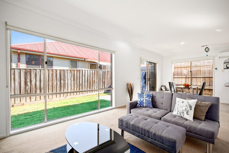 Photo - 2/1-5 Meaby Drive, Pakenham VIC 3810 - Image 3