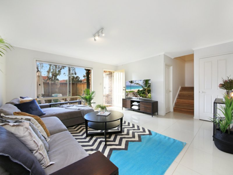 2/1-5 Santa Cruz Boulevard, Clear Island Waters QLD 4226