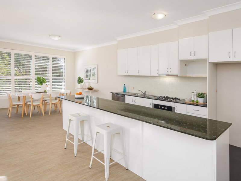 Photo - 2/1-5 The Crescent, Dee Why NSW 2099 - Image 3