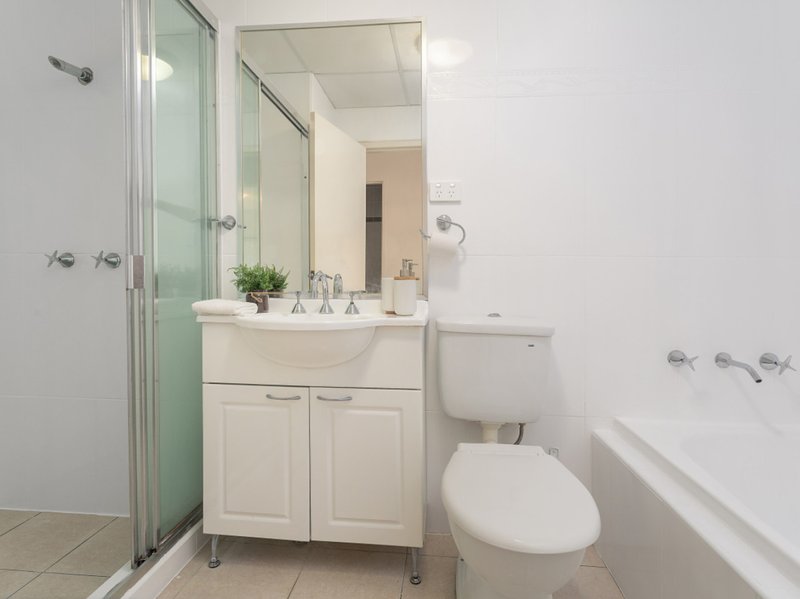 Photo - 2/1-5 The Crescent, Dee Why NSW 2099 - Image 7