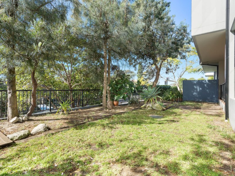 Photo - 2/1-5 The Crescent, Dee Why NSW 2099 - Image 9