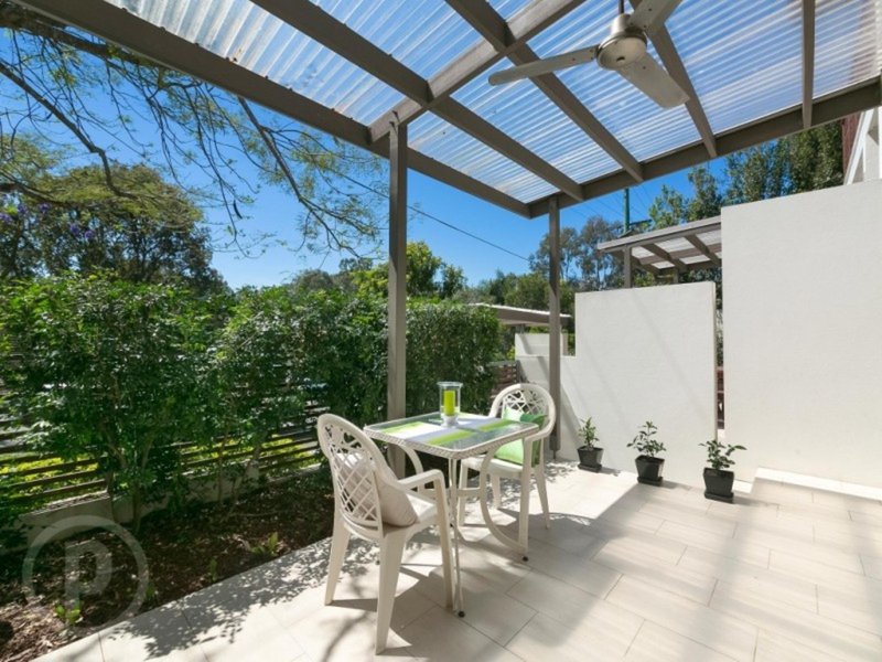 Photo - 2/1-7 Robbins Street, Corinda QLD 4075 - Image 13