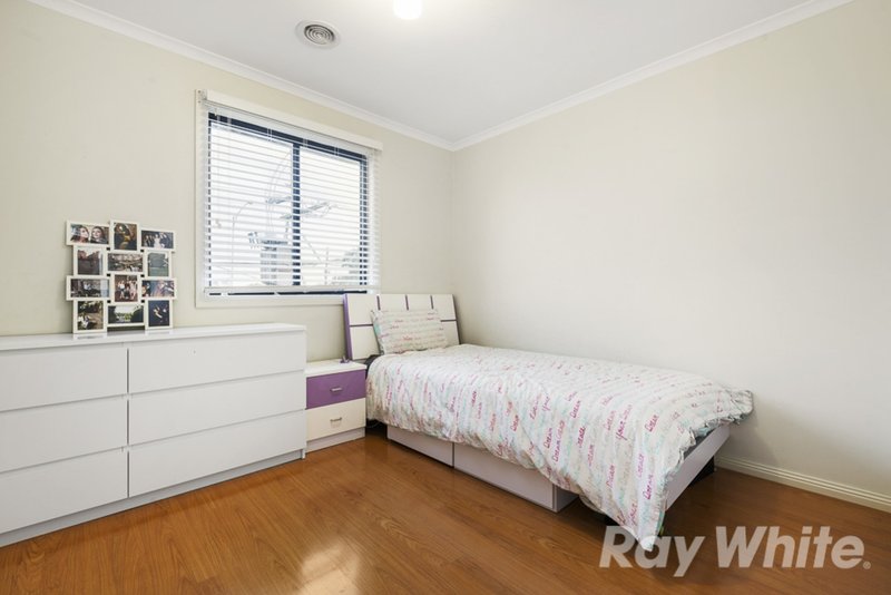 Photo - 2/1 Abbot Court, Glen Waverley VIC 3150 - Image 7