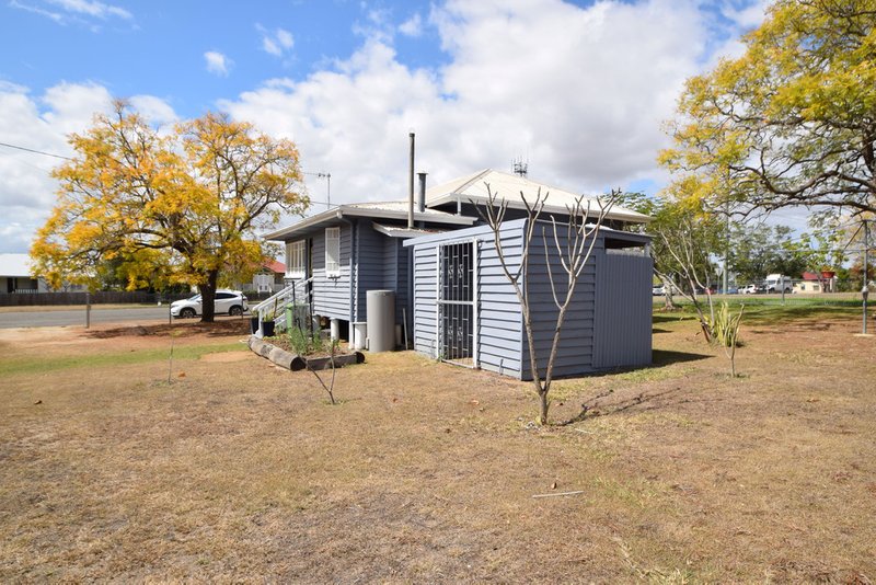 Photo - 21 Abbotsford Street, Toogoolawah QLD 4313 - Image 12