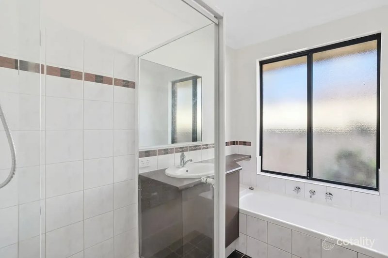 Photo - 21 Addingham Drive, Ellenbrook WA 6069 - Image 3
