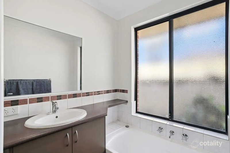 Photo - 21 Addingham Drive, Ellenbrook WA 6069 - Image 4
