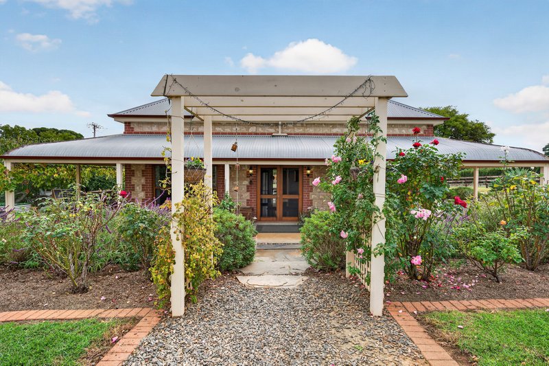 Photo - 21 Adelaide Road, Strathalbyn SA 5255 - Image 5
