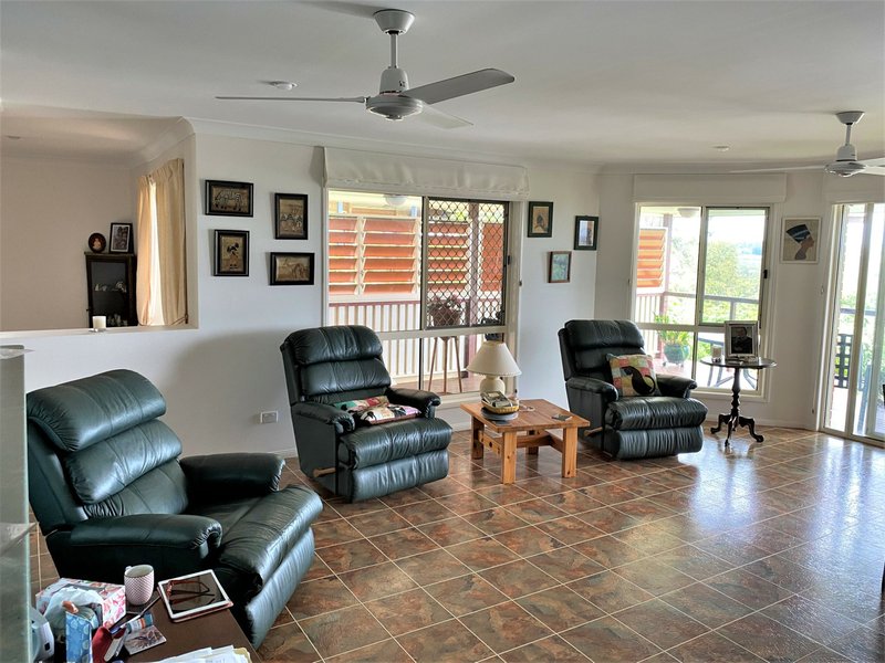 Photo - 21 Adermann Drive, Kingaroy QLD 4610 - Image 4