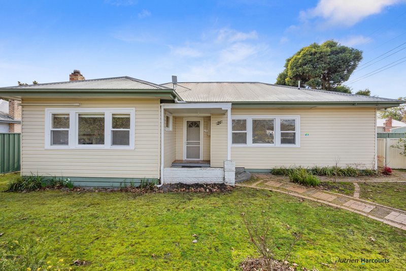 Photo - 21 Aitken Street, Alexandra VIC 3714 - Image 3