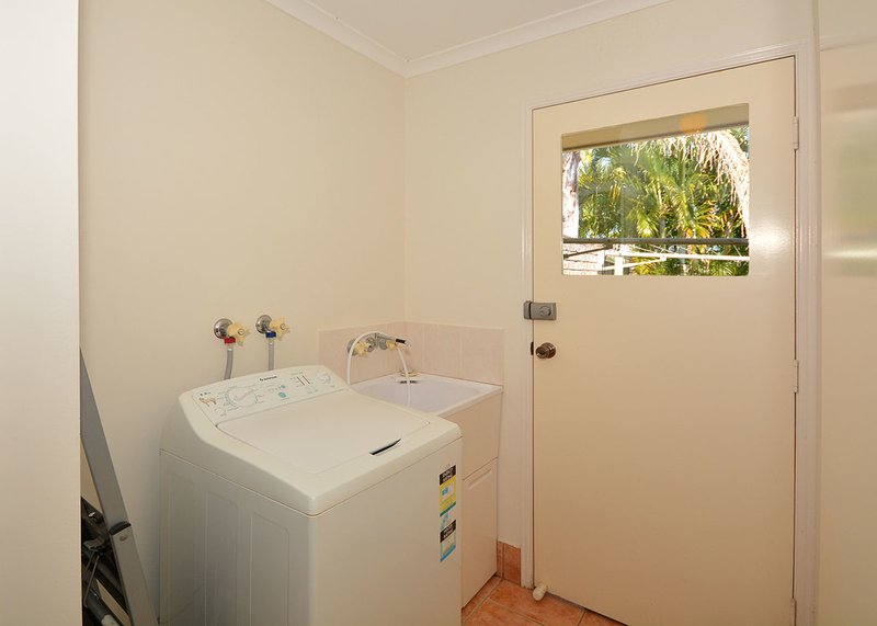 Photo - 2/1 Alana Court, Torquay QLD 4655 - Image 15