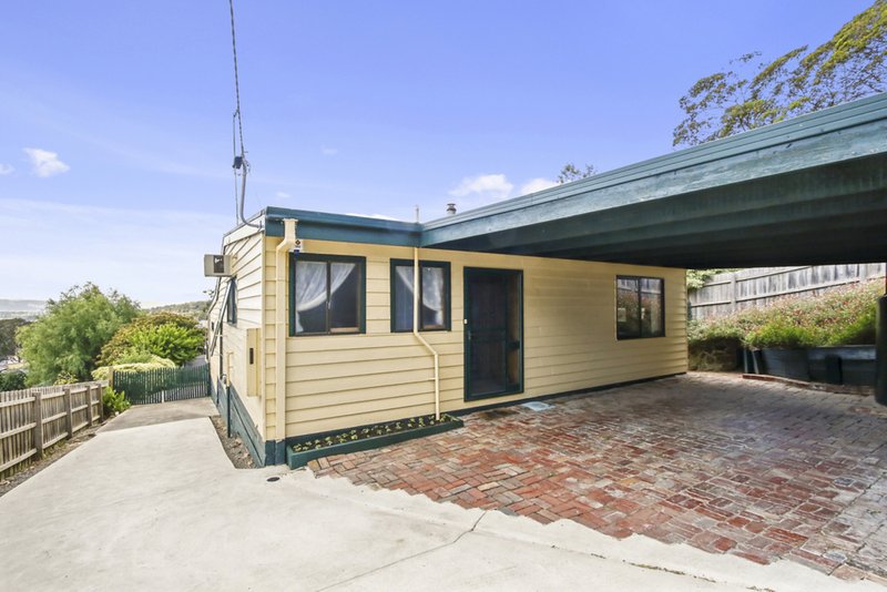 Photo - 21 Alexandra Road, Lilydale VIC 3140 - Image 2