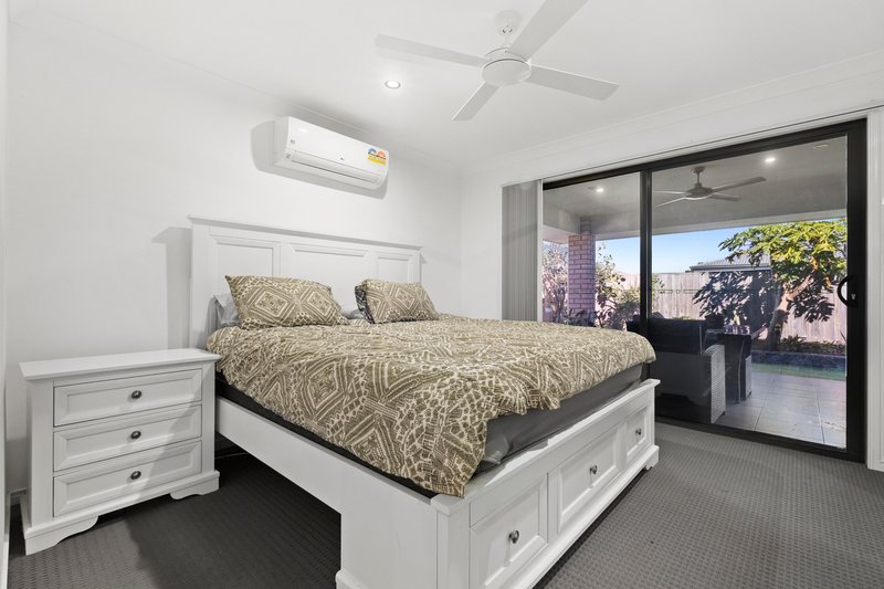 Photo - 21 Allerton Park Drive, Park Ridge QLD 4125 - Image 5