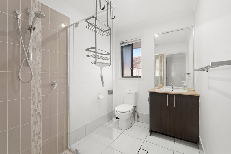 Photo - 21 Allerton Park Drive, Park Ridge QLD 4125 - Image 10