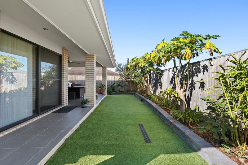 Photo - 21 Allerton Park Drive, Park Ridge QLD 4125 - Image 12