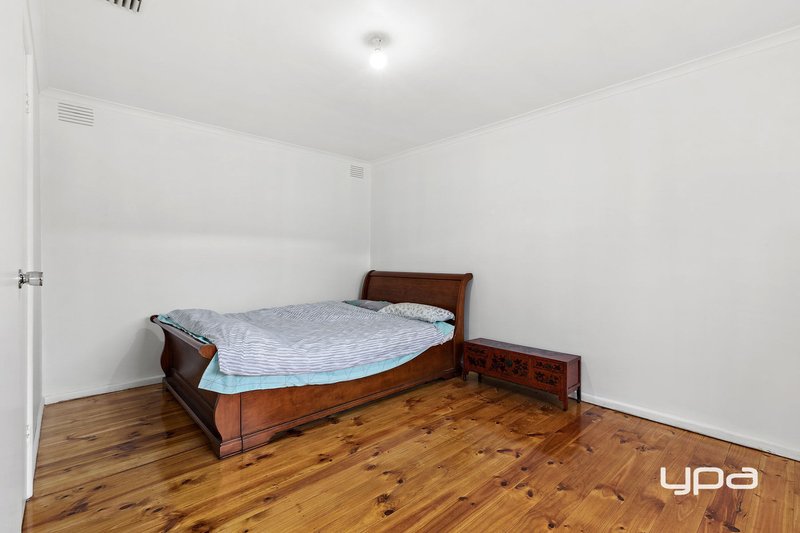 Photo - 21 Alvina Street, Sunshine North VIC 3020 - Image 11