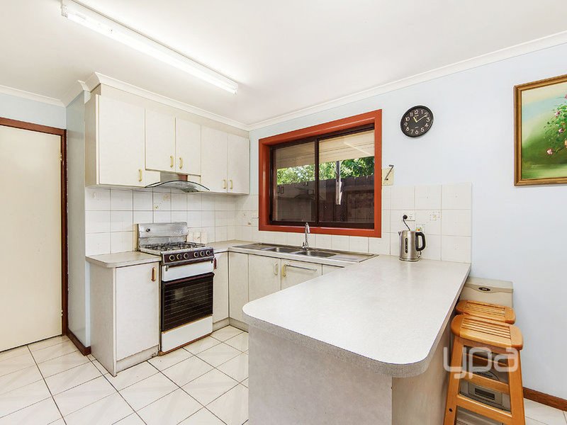 Photo - 2/1 Amarina Close, Meadow Heights VIC 3048 - Image 4