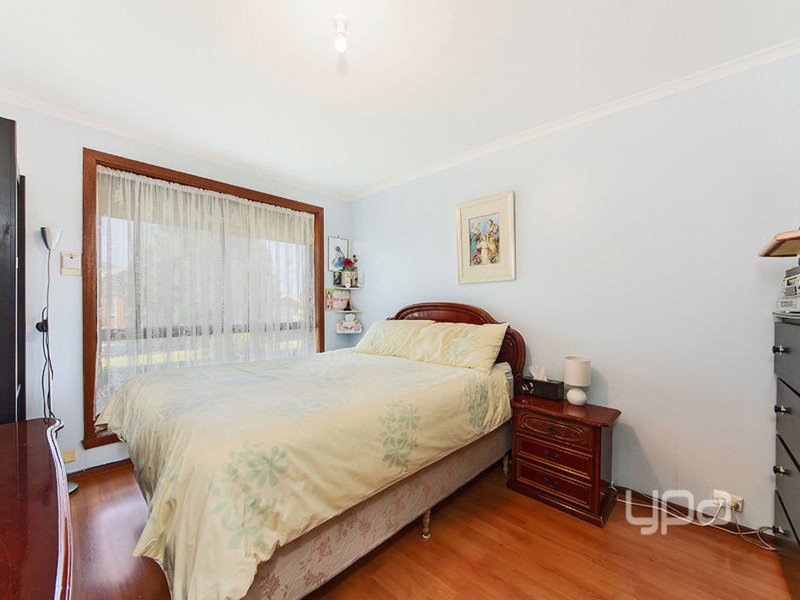 Photo - 2/1 Amarina Close, Meadow Heights VIC 3048 - Image 5