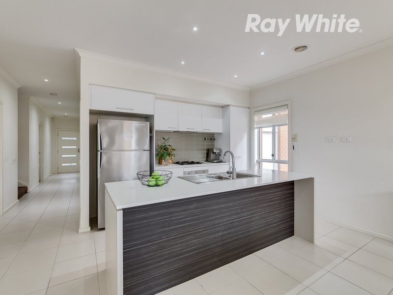 Photo - 21 Amphion Street, Epping VIC 3076 - Image 2