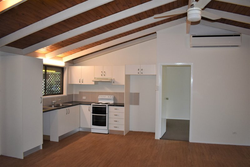 Photo - 21 Amy Drive, Beenleigh QLD 4207 - Image 3