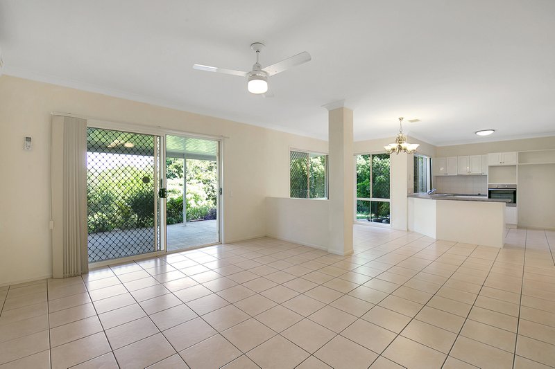 Photo - 21 Angus Street, Sinnamon Park QLD 4073 - Image 2