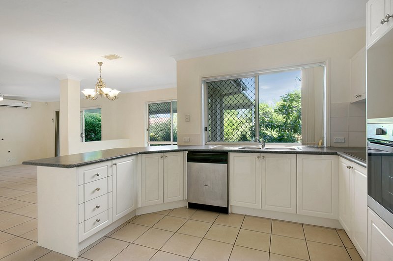 Photo - 21 Angus Street, Sinnamon Park QLD 4073 - Image 3