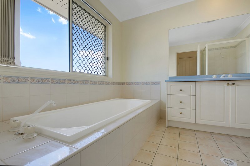 Photo - 21 Angus Street, Sinnamon Park QLD 4073 - Image 7