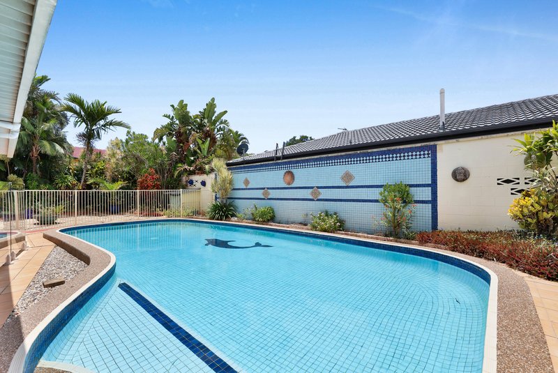 Photo - 21 Arcadia Drive, Mermaid Waters QLD 4218 - Image 7