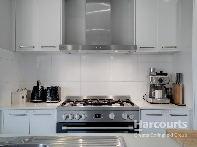 Photo - 21 Archer Crescent, Redbank Plains QLD 4301 - Image 7