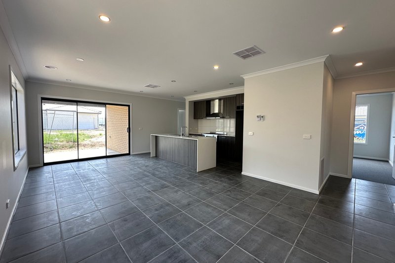 Photo - 21 Arctic Street, Clyde North VIC 3978 - Image 3