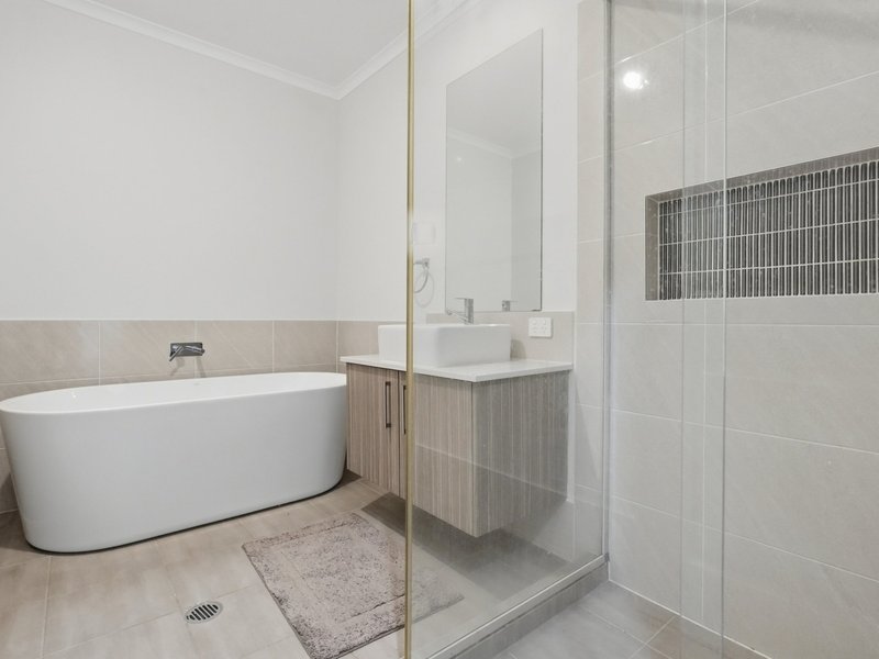 Photo - 21 Arkley Avenue, Claymore NSW 2559 - Image 10