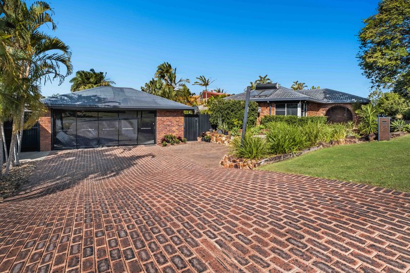 Photo - 21 Armidale Crescent, Helensvale QLD 4212 - Image 2