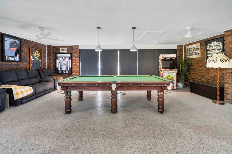 Photo - 21 Armidale Crescent, Helensvale QLD 4212 - Image 9