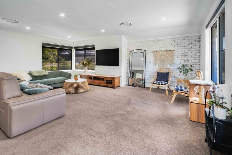 Photo - 21 Armidale Crescent, Helensvale QLD 4212 - Image 10