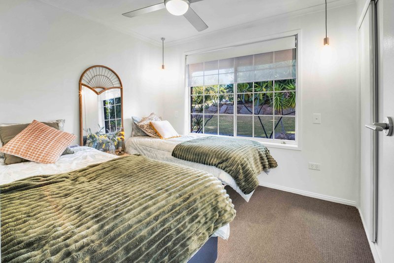 Photo - 21 Armidale Crescent, Helensvale QLD 4212 - Image 13