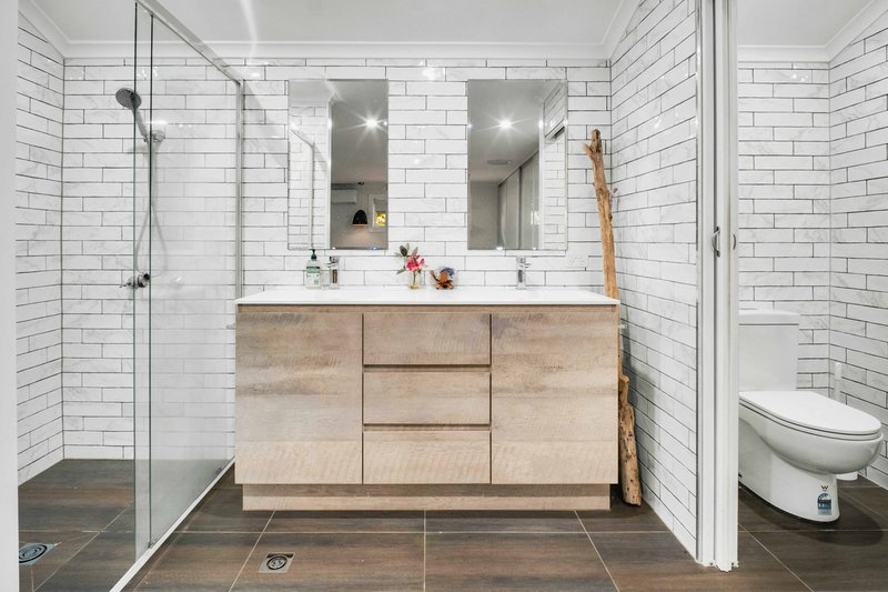 Photo - 21 Armidale Crescent, Helensvale QLD 4212 - Image 17