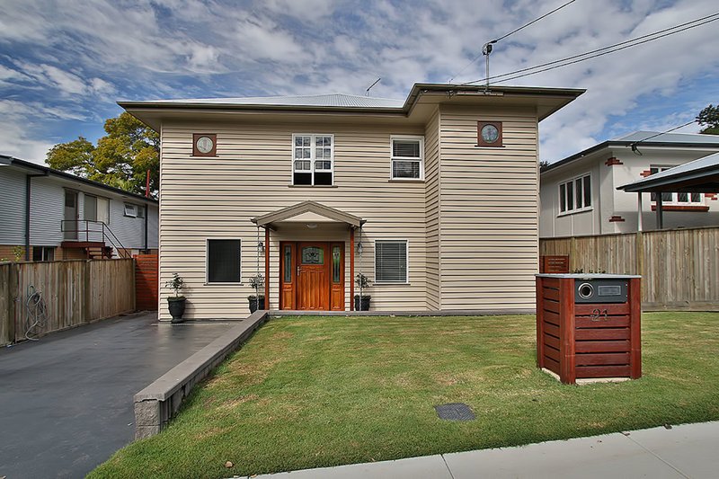 Photo - 21 Arnold Street, Holland Park QLD 4121 - Image 2