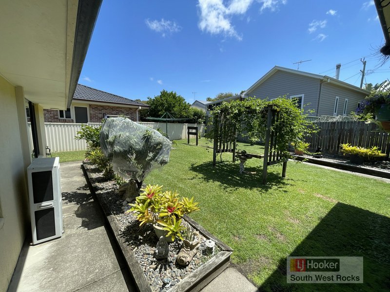 Photo - 21 Athol Elliott Place, South West Rocks NSW 2431 - Image 4