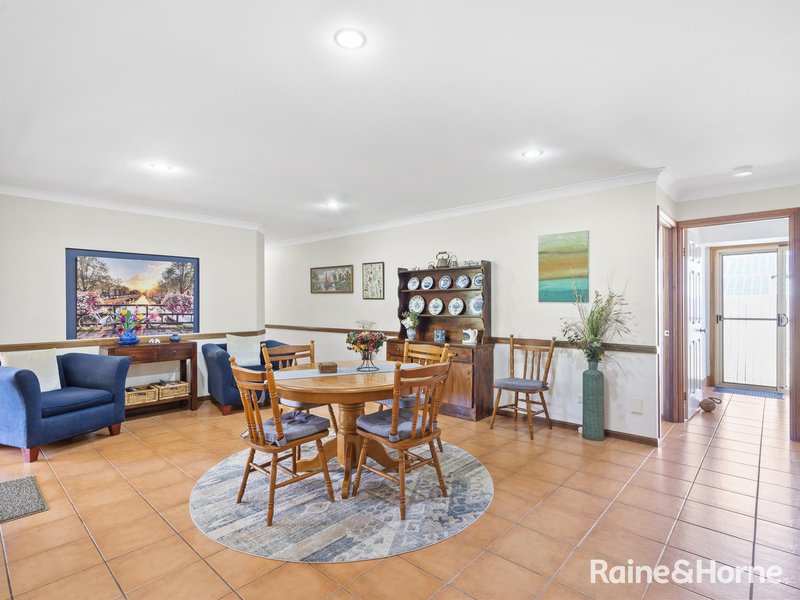 Photo - 21 Attenborough Circuit, Redland Bay QLD 4165 - Image 4