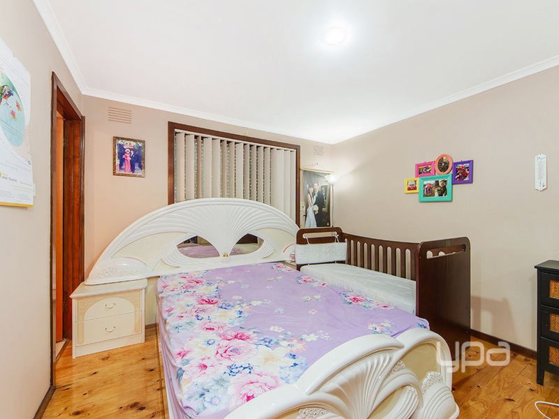 Photo - 21 Baguley Crescent, Kings Park VIC 3021 - Image 6