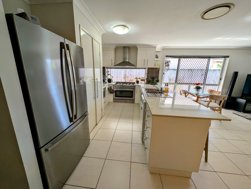 Photo - 21 Bailey Street, Wakerley QLD 4154 - Image 3