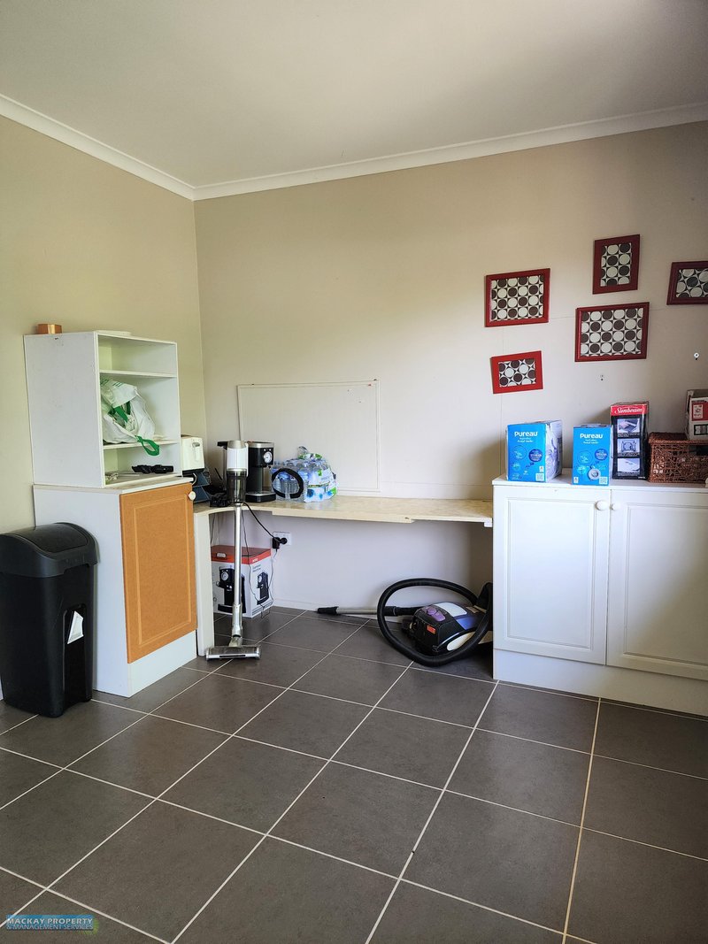 Photo - 21 Baker Street, Nebo QLD 4742 - Image 3