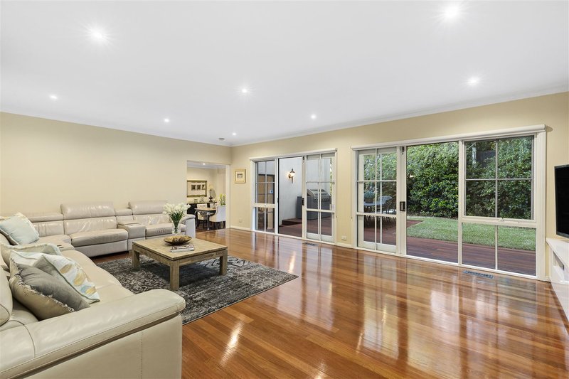 Photo - 21 Bali Hi Boulevard, Templestowe VIC 3106 - Image 2