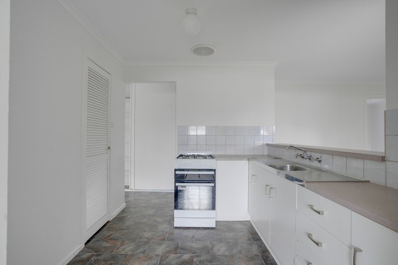 Photo - 21 Balmoral Circuit, Blakeview SA 5114 - Image 4