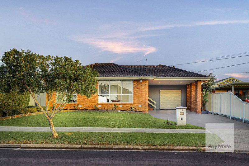 Photo - 21 Bamford Avenue, Westmeadows VIC 3049 - Image 1