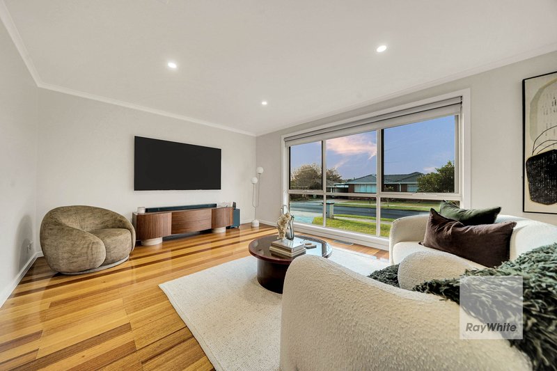Photo - 21 Bamford Avenue, Westmeadows VIC 3049 - Image 5