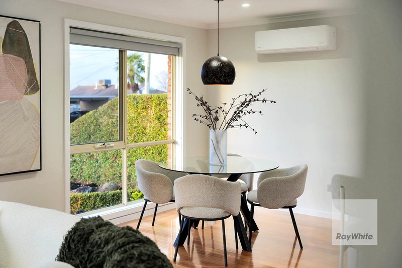 Photo - 21 Bamford Avenue, Westmeadows VIC 3049 - Image 7