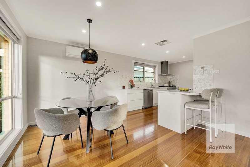 Photo - 21 Bamford Avenue, Westmeadows VIC 3049 - Image 9