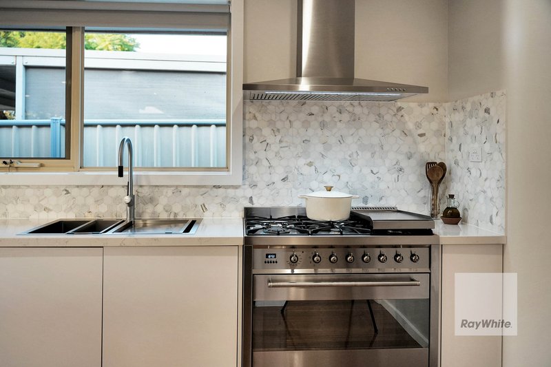 Photo - 21 Bamford Avenue, Westmeadows VIC 3049 - Image 17